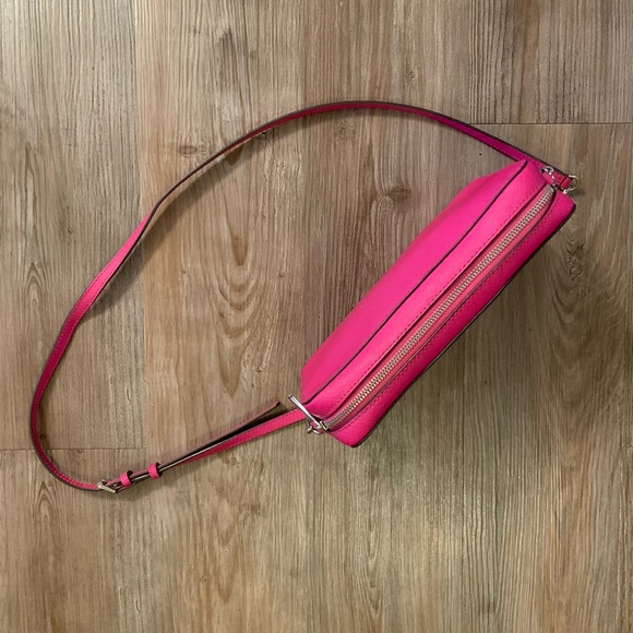 🌴Sold On Ⓜ️🌴 Jet Set bag - Picture 4 of 8